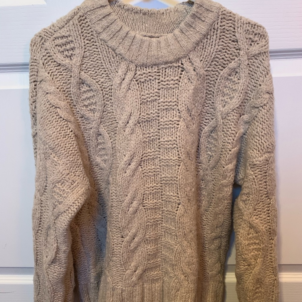 American Eagle Chucks Sweater